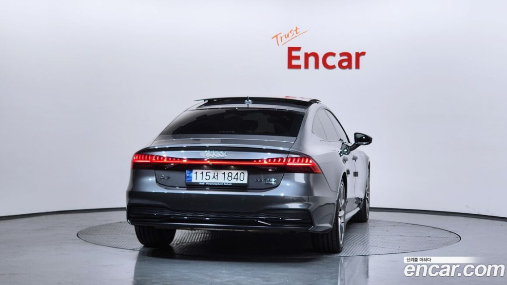 Audi A7 55 TFSI Quattro Premium, 2022