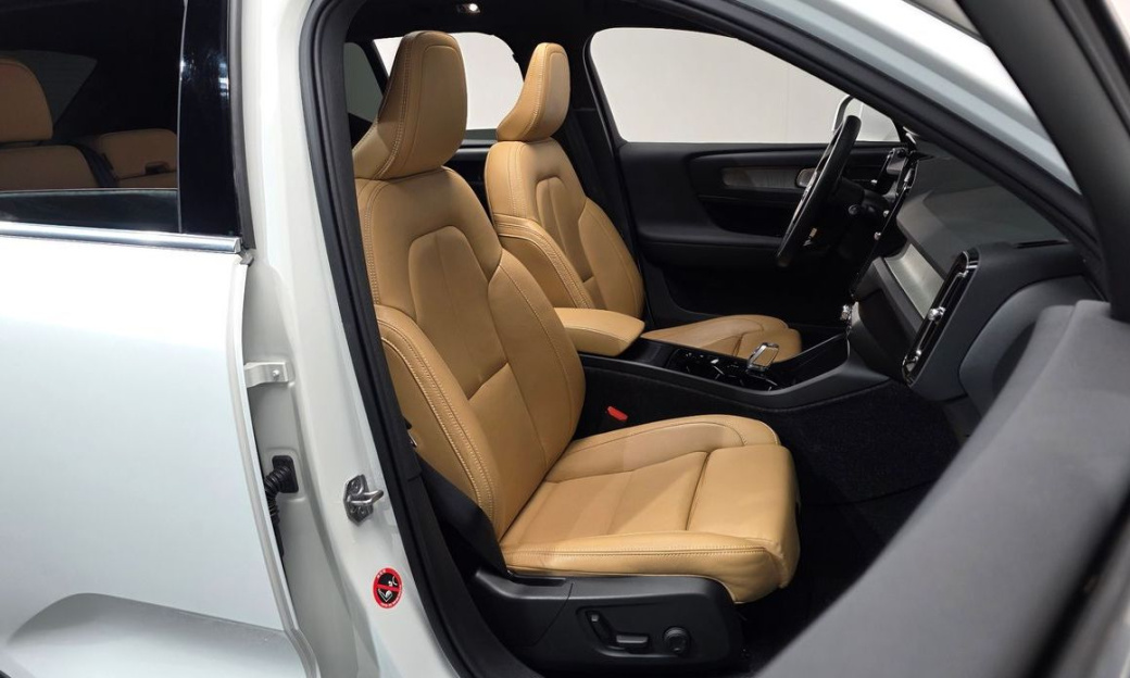 Volvo XC40 B4 Inscription, 2021