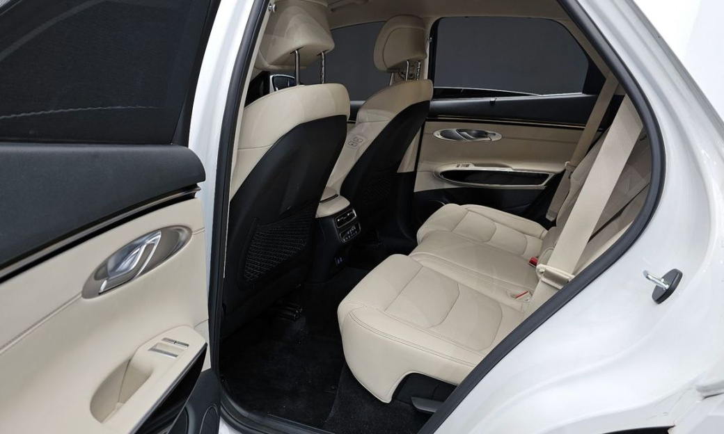 Genesis GV70 2.5T Gasoline 2WD, 2025