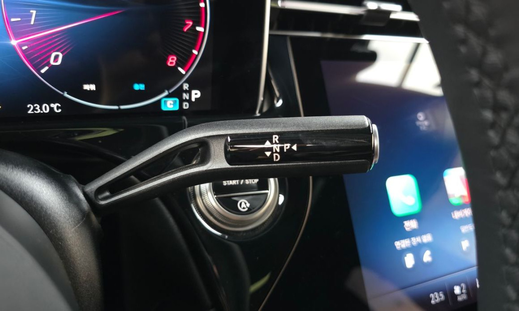 Mercedes-Benz E-Class E300 4MATIC AMG Line, 2025