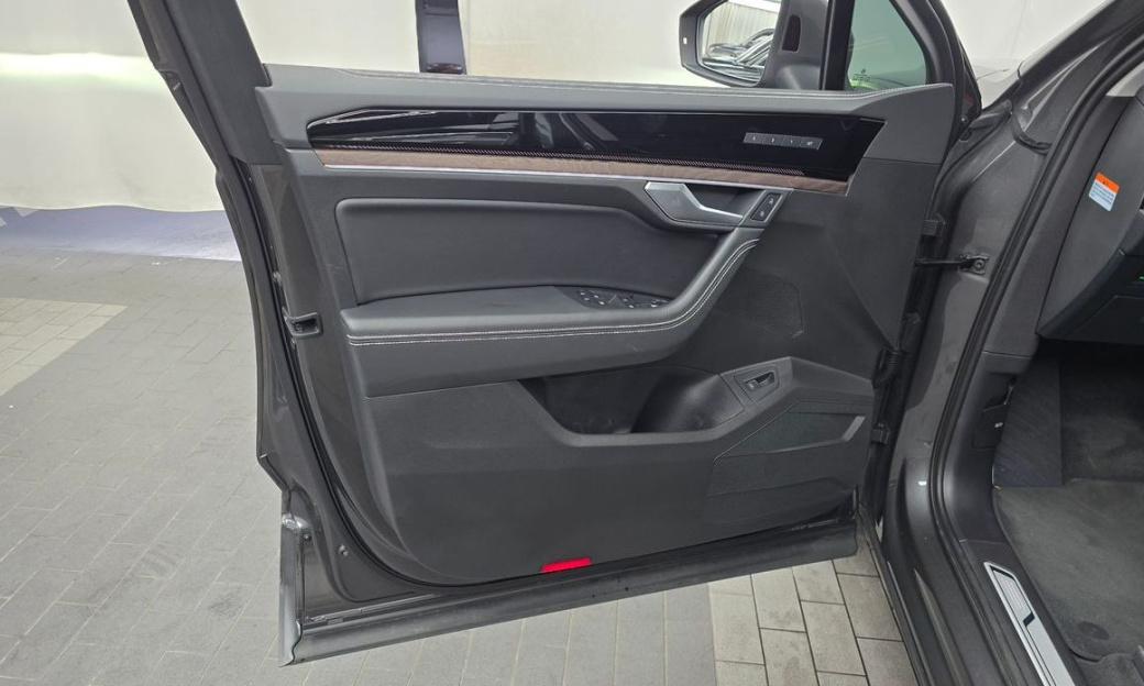 Volkswagen Touareg 3.0 TDI Prestige, 2024