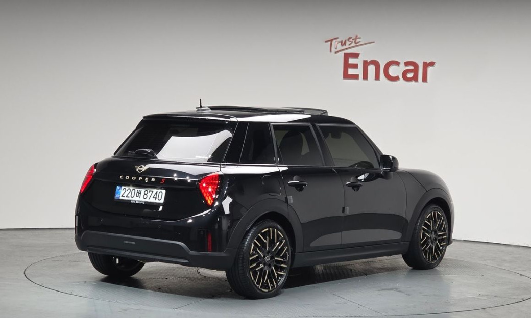 Mini Cooper 5 Door Favoured, 2025