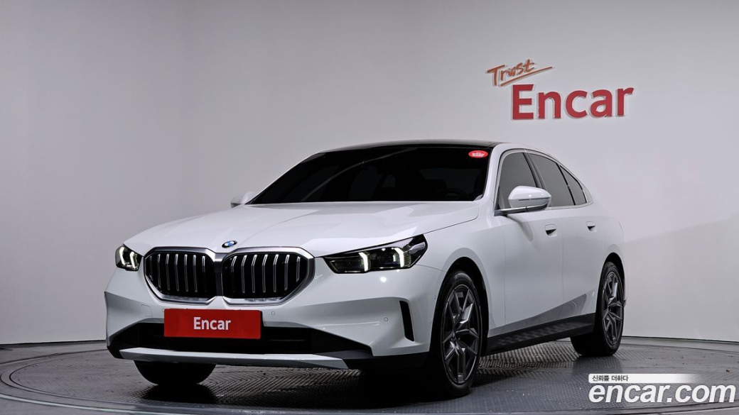 BMW 5-Series 520i, 2026