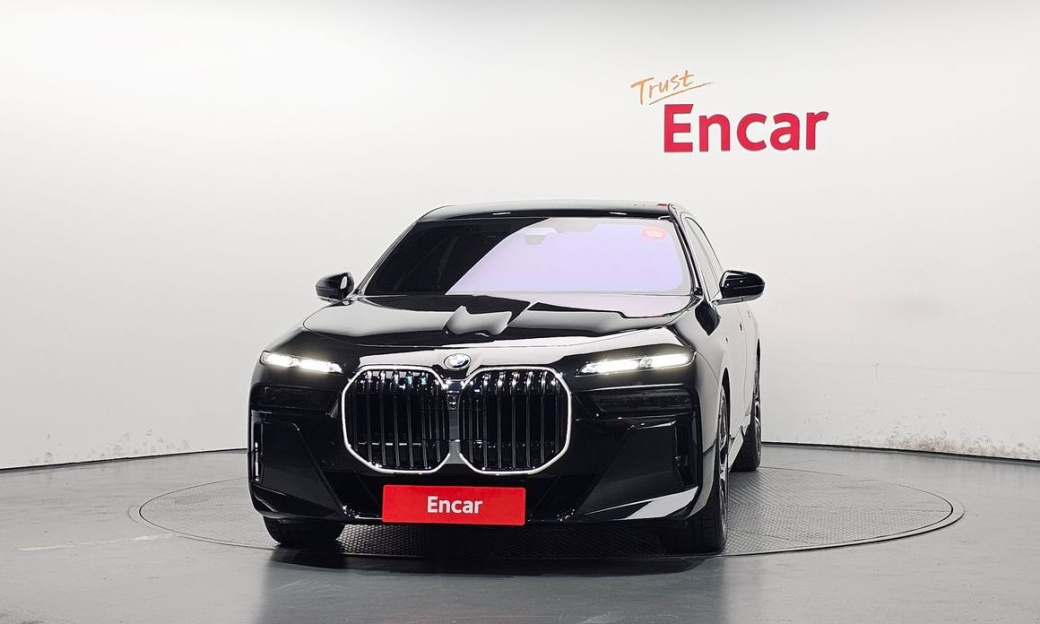 BMW 7-Series 740i xDrive M Sport, 2025