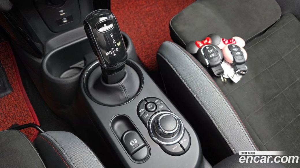Mini Cooper Convertible JCW, 2023