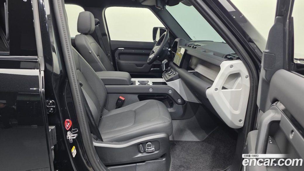 Land Rover Defender 130 P400 X-Dynamic HSE, 2025