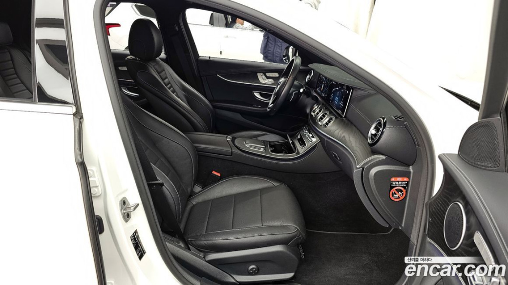 Mercedes-Benz E-Class E250 AMG Line, 2023