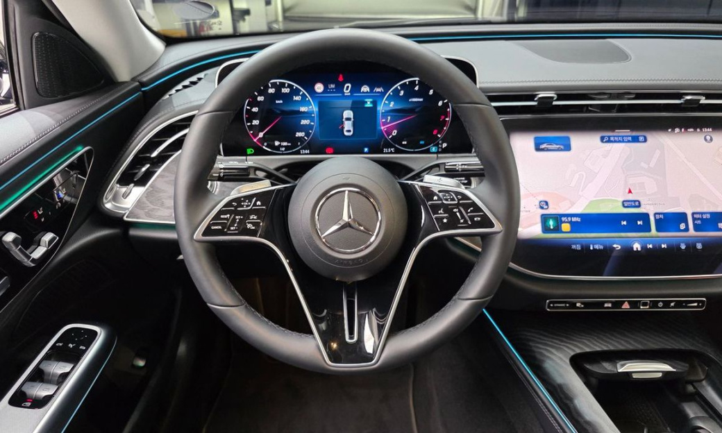 Mercedes-Benz E-Class E200 Avantgarde, 2025