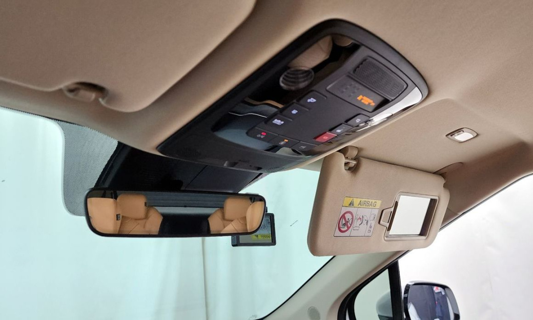 Kia Carnival 9-Seater Signature, 2023