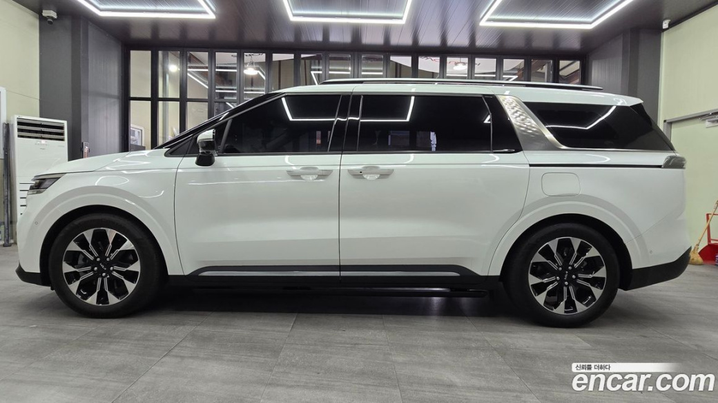 Kia Carnival 7-Seater Signature, 2023