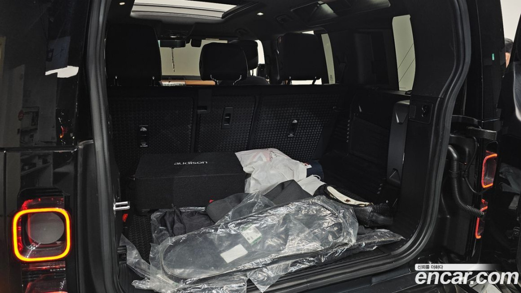 Land Rover Defender 110 P400 X, 2023