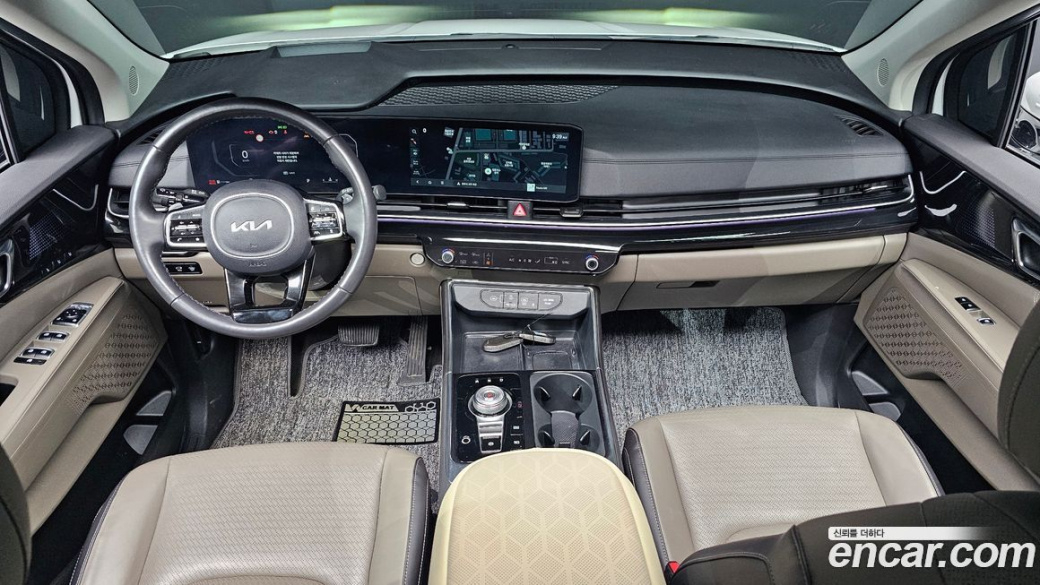 Kia Carnival 9-Seater Signature, 2024