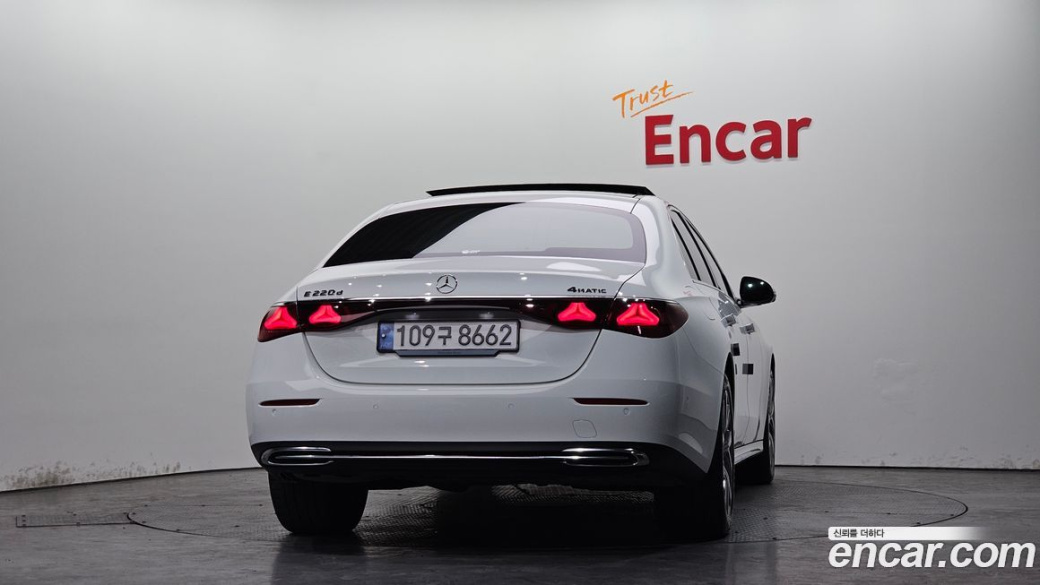 Mercedes-Benz E-Class E220d 4MATIC Exclusive, 2024