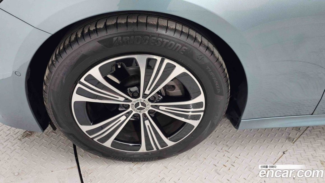 Mercedes-Benz E-Class E200 Avantgarde, 2025