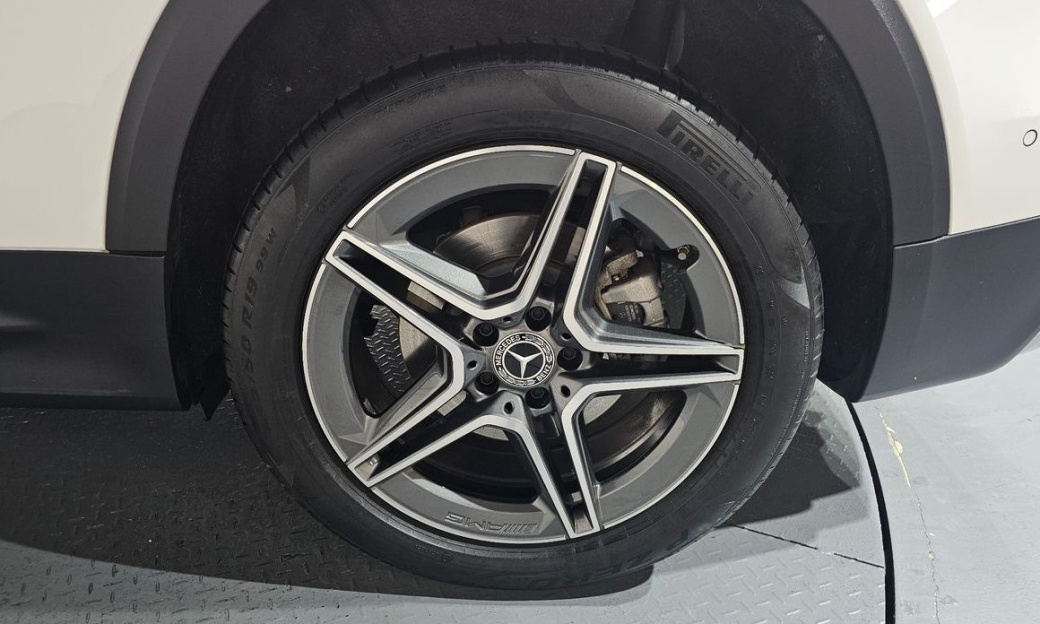 Mercedes-Benz GLB-Class GLB250 4MATIC, 2025