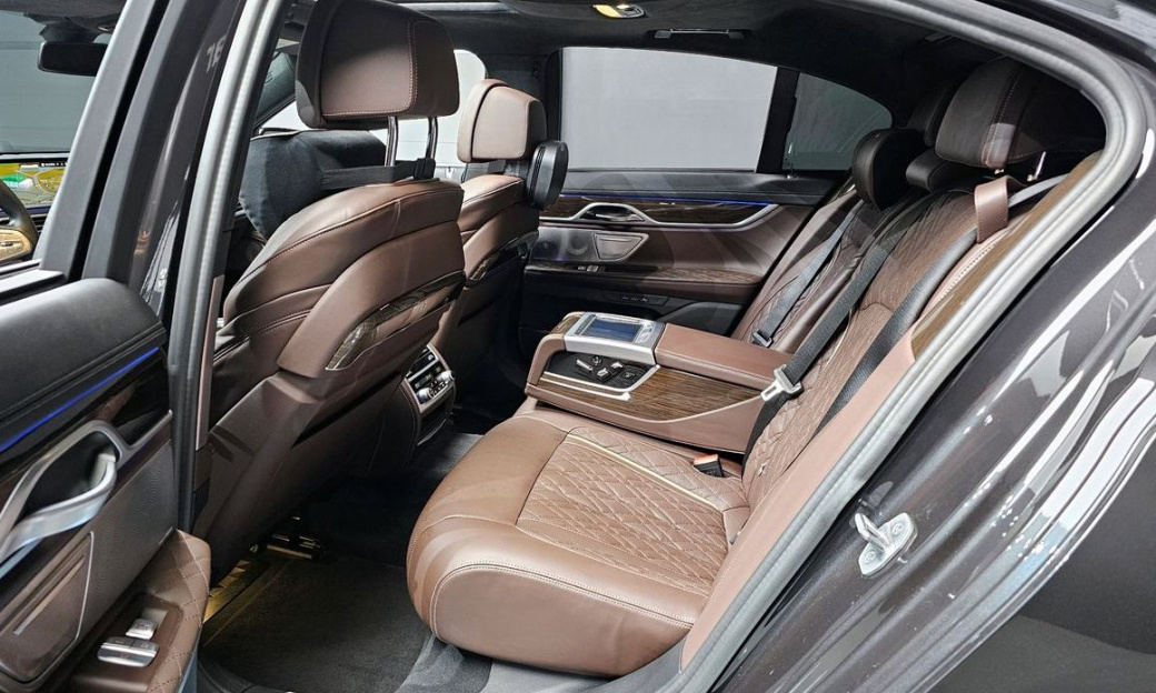 BMW 7-Series 730d xDrive Design Pure Excellence, 2022