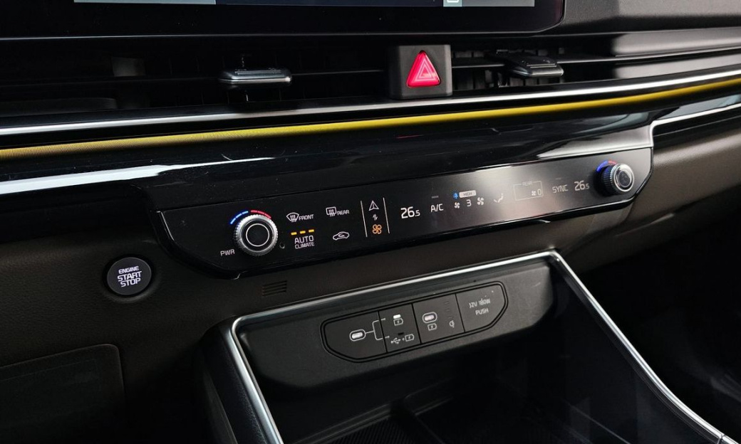 Kia Carnival 9-Seater Signature, 2024