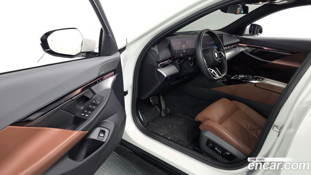 BMW 5-Series 530i xDrive M Sport, 2024
