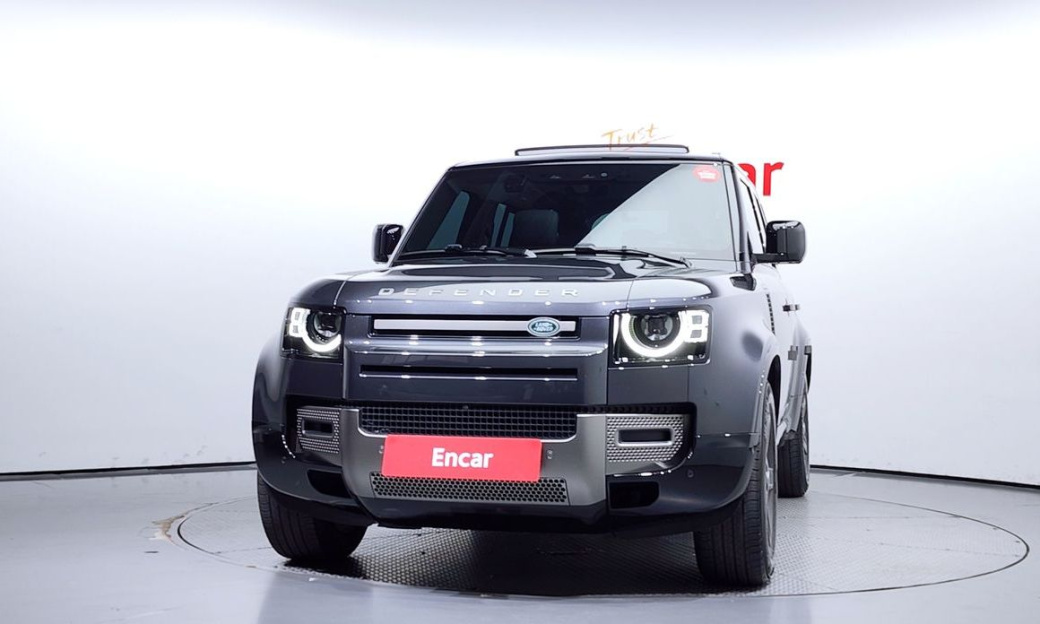 Land Rover Defender 110 P300 X-Dynamic SE, 2024