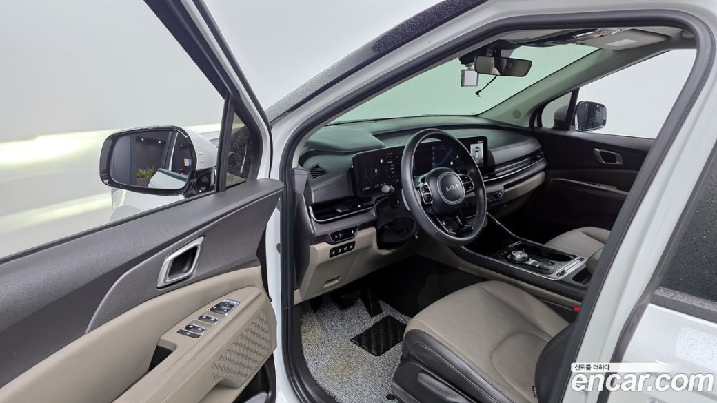 Kia Carnival 9-Seater Prestige, 2024