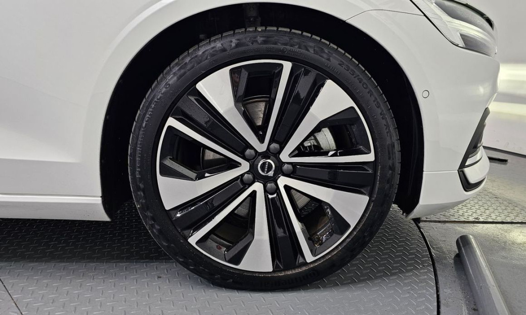 Volvo S60 B5 Ultra Bright, 2025