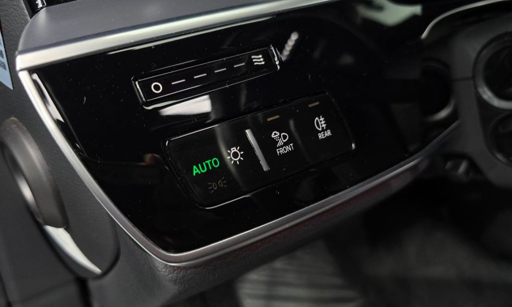 Audi A8 55 TFSI Quattro LWB, 2021