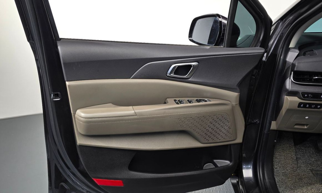 Kia Carnival 9-Seater Noblesse, 2024