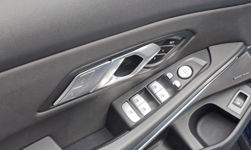 BMW 3-Series 320i M Sport, 2025