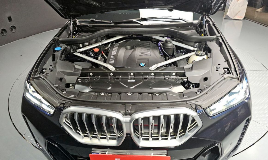 BMW X6 xDrive40i M Sport, 2024