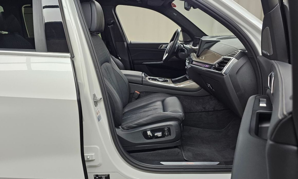 BMW X7 xDrive 40i Design Pure Excellence 6-Seater, 2024
