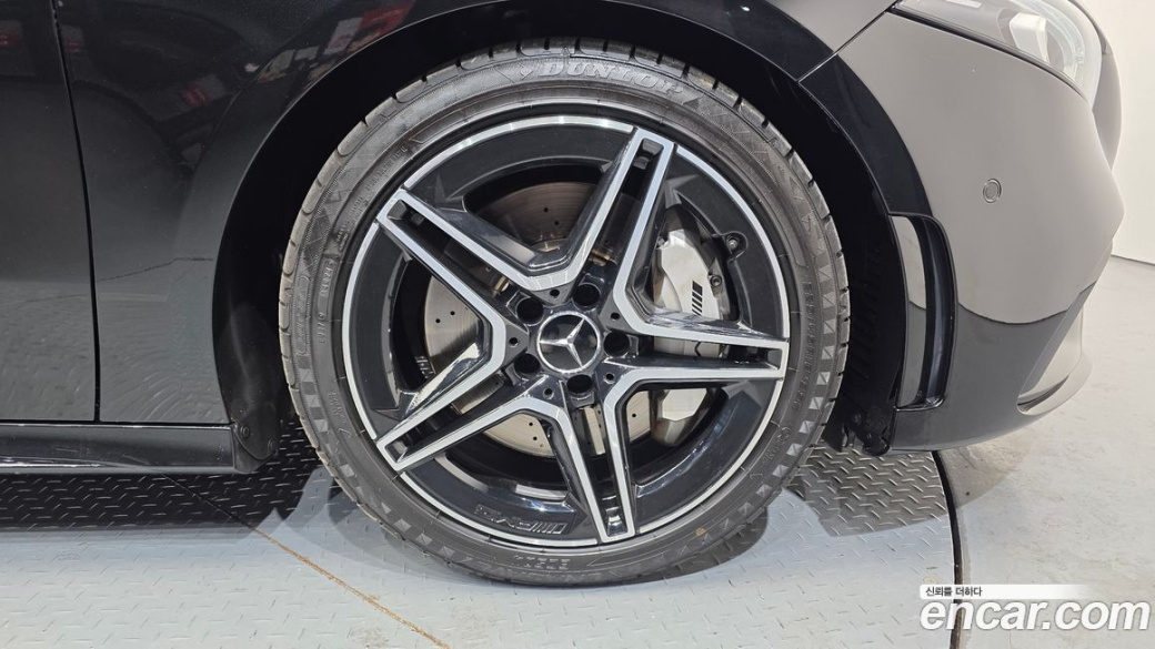 Mercedes-Benz A-Class AMG A35 4MATIC Sedan, 2022