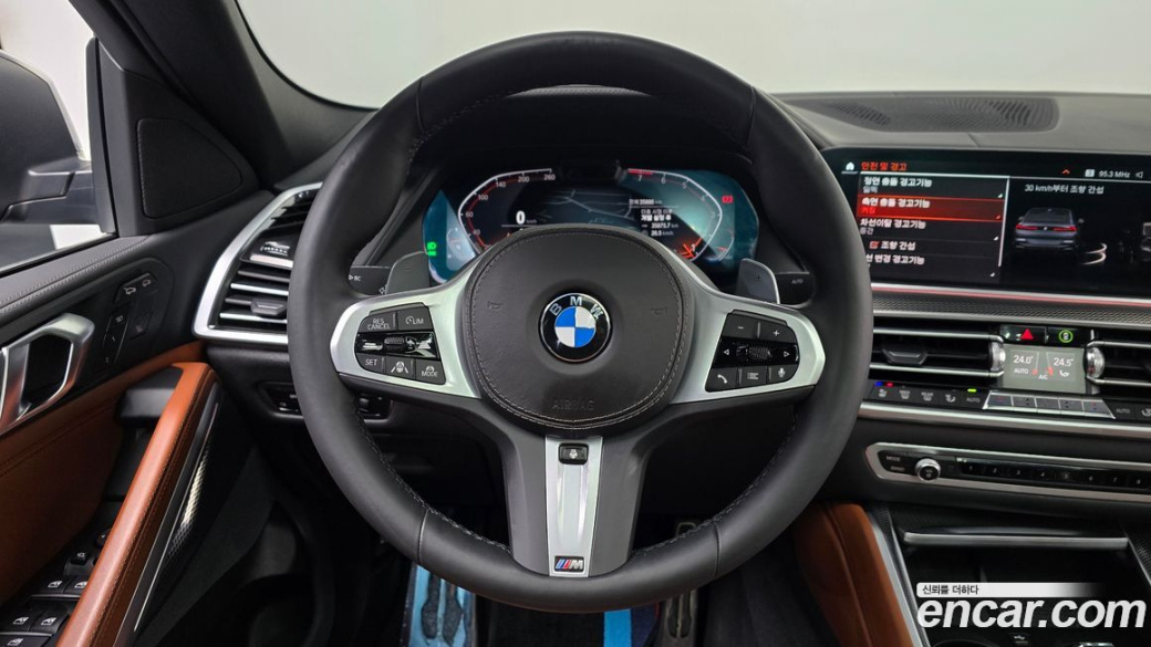 BMW X6 xDrive40i M Sport, 2022