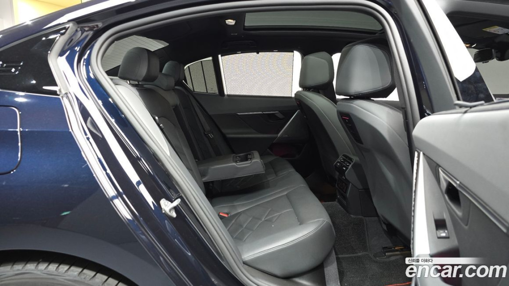 BMW 5-Series 530i xDrive M Sport, 2024