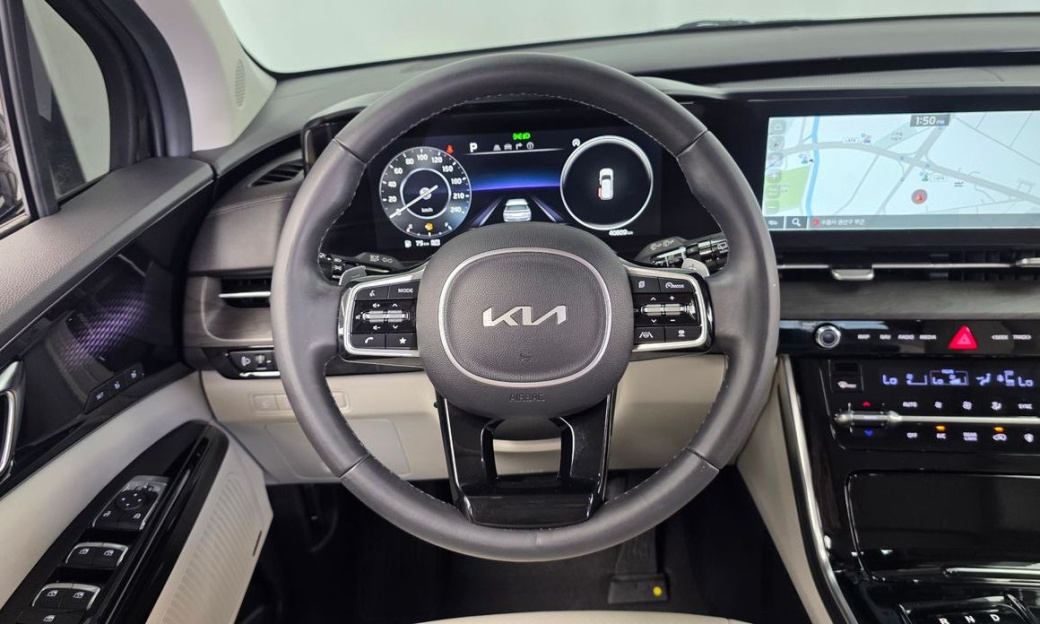 Kia Carnival 7-Seater Signature, 2022