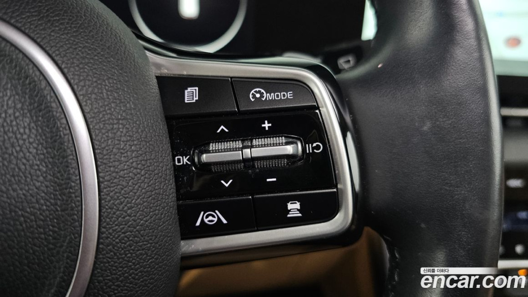 Kia Carnival 9-Seater Signature, 2022