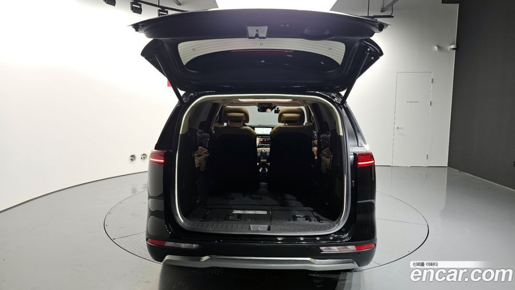 Kia Carnival 7-Seater Signature, 2022