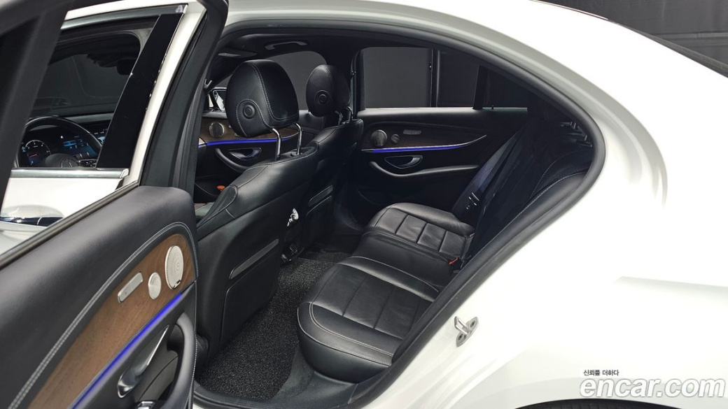 Mercedes-Benz E-Class E220d 4MATIC Exclusive, 2022