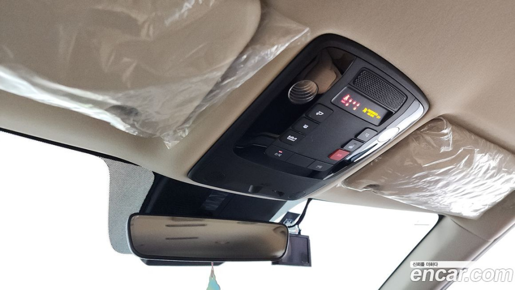 Kia Carnival 7-Seater Signature, 2023