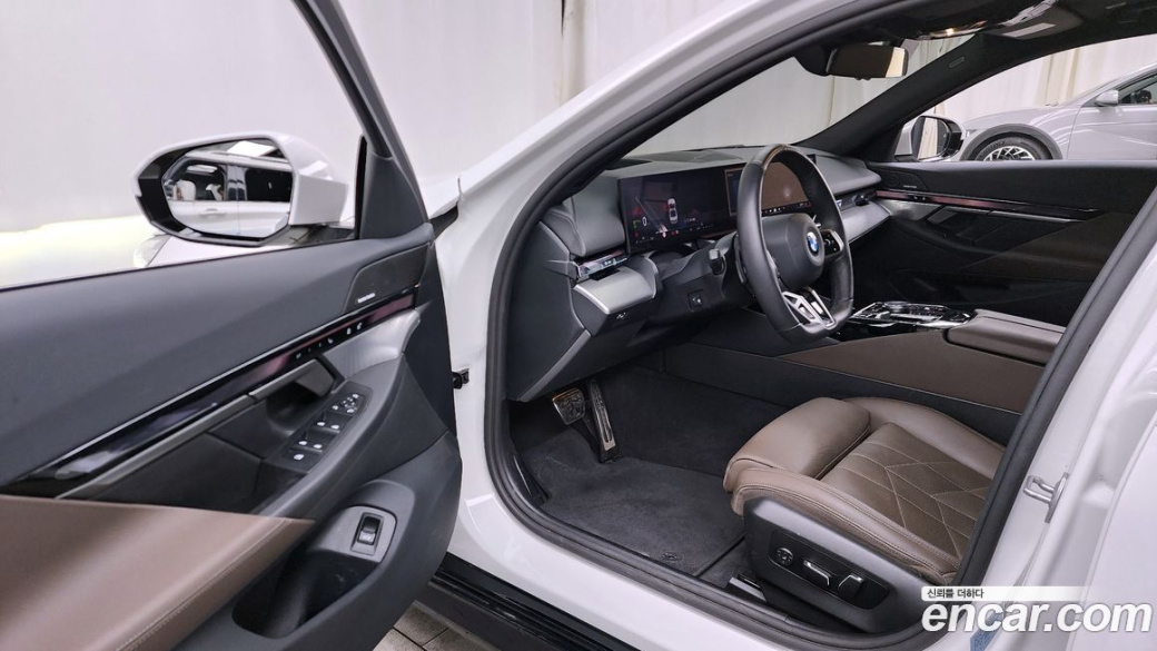 BMW 5-Series 523d M Sport, 2025