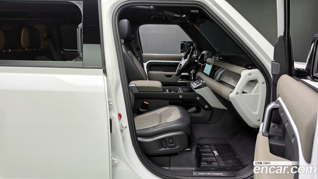 Land Rover Defender 110 P300 X-Dynamic SE, 2022
