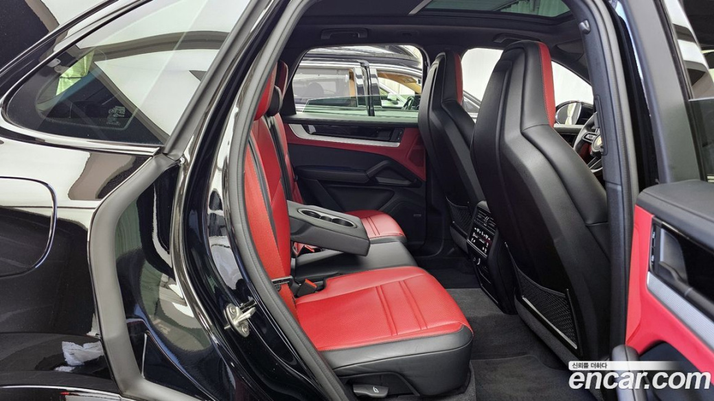 Porsche Cayenne 3.0, 2024