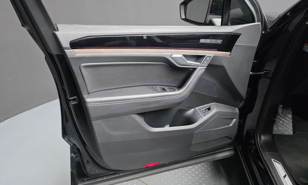 Volkswagen Touareg 3.0 TDI Prestige, 2024