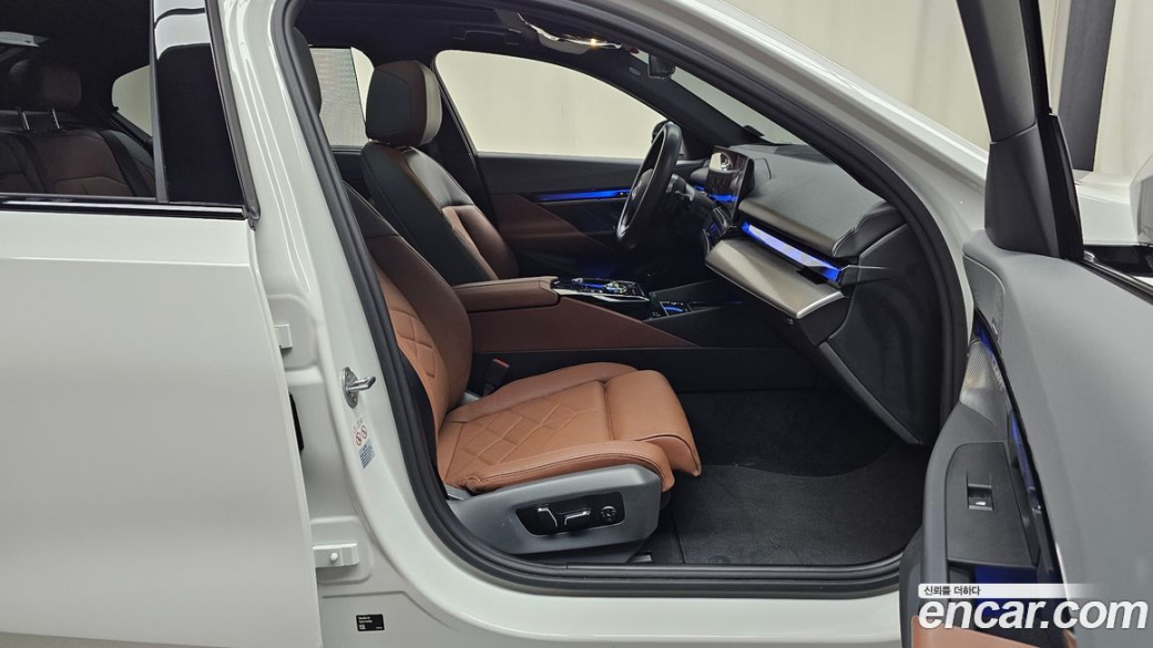 BMW 5-Series 530i xDrive M Sport, 2024