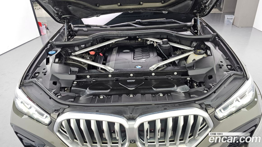 BMW X6 xDrive40i M Sport, 2022