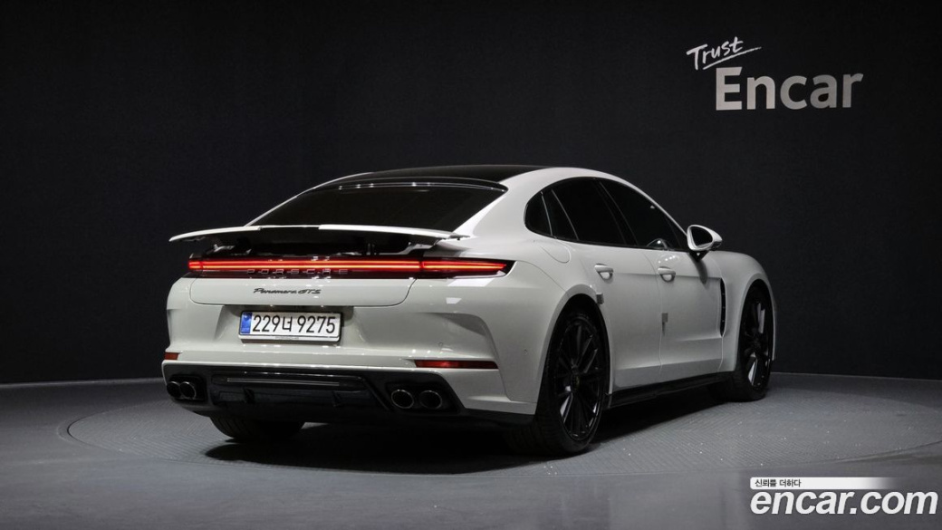 Porsche Panamera 4.0 GTS, 2025