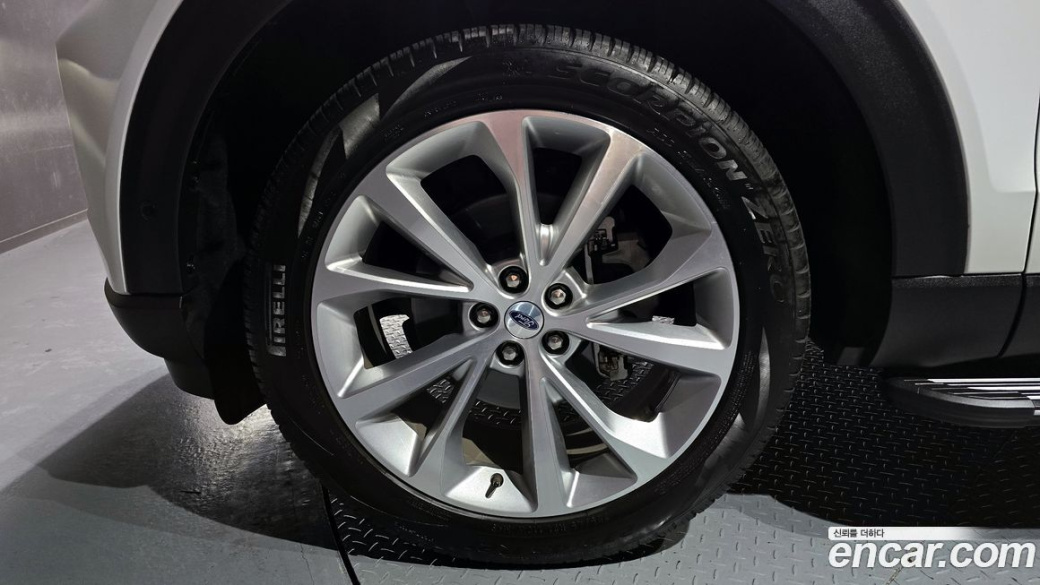 Ford Explorer 3.0 Platinum 4WD, 2023