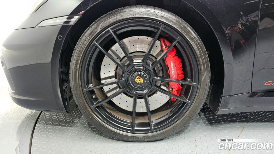 Porsche 911 Carrera 4 GTS Cabriolet, 2022