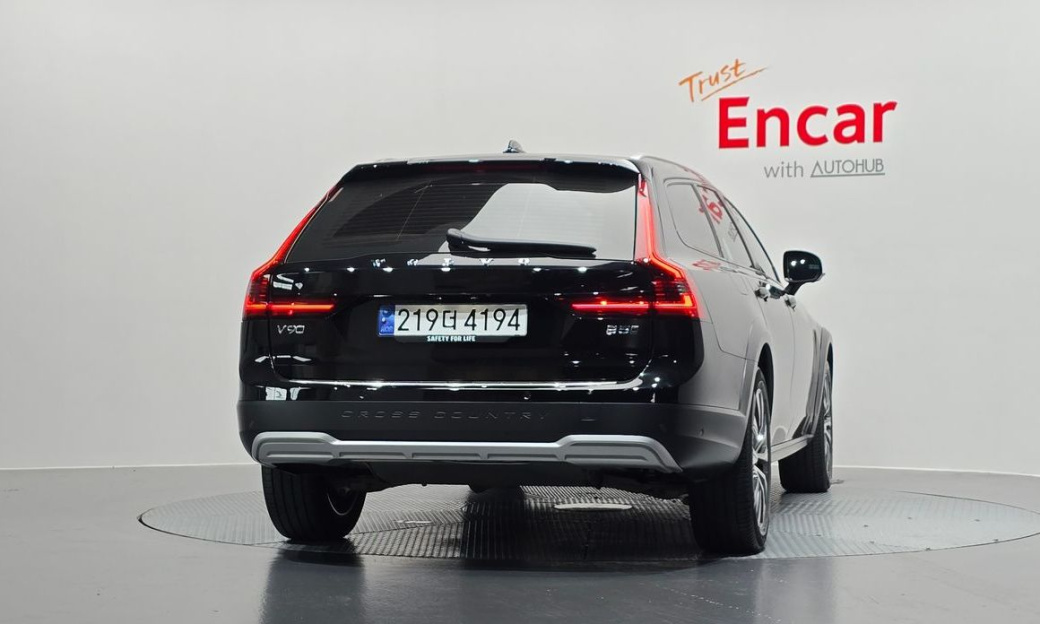 Volvo V90 B5 Ultimate AWD, 2024