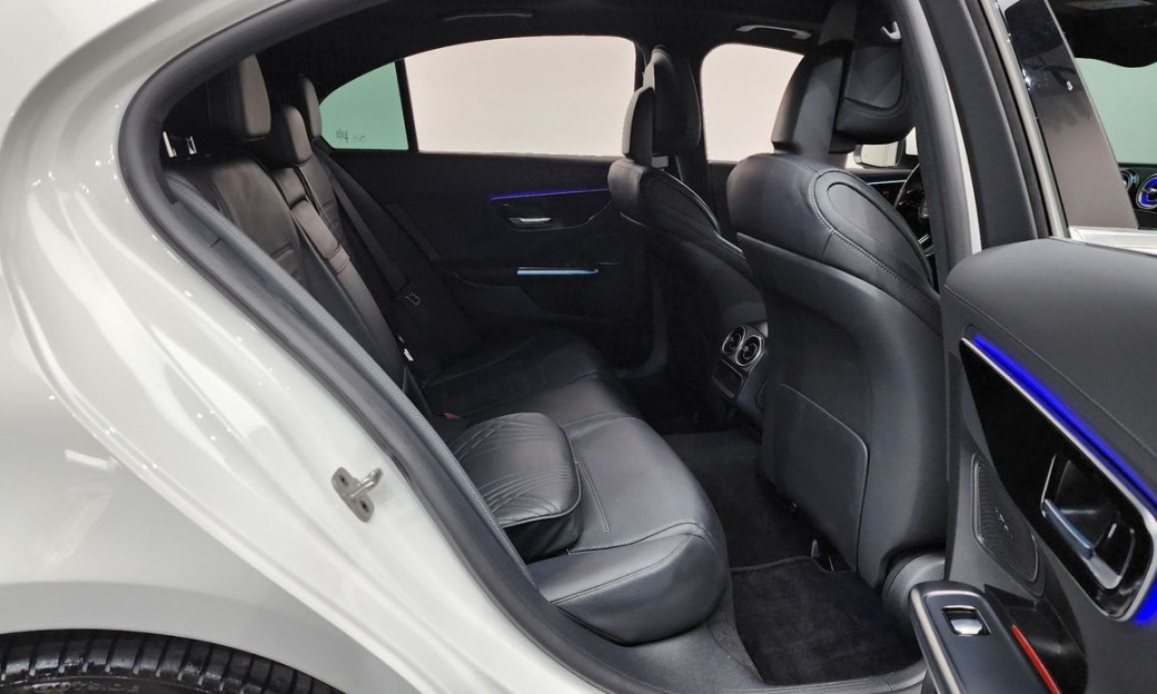 Mercedes-Benz C-Class C200 AMG Line, 2025