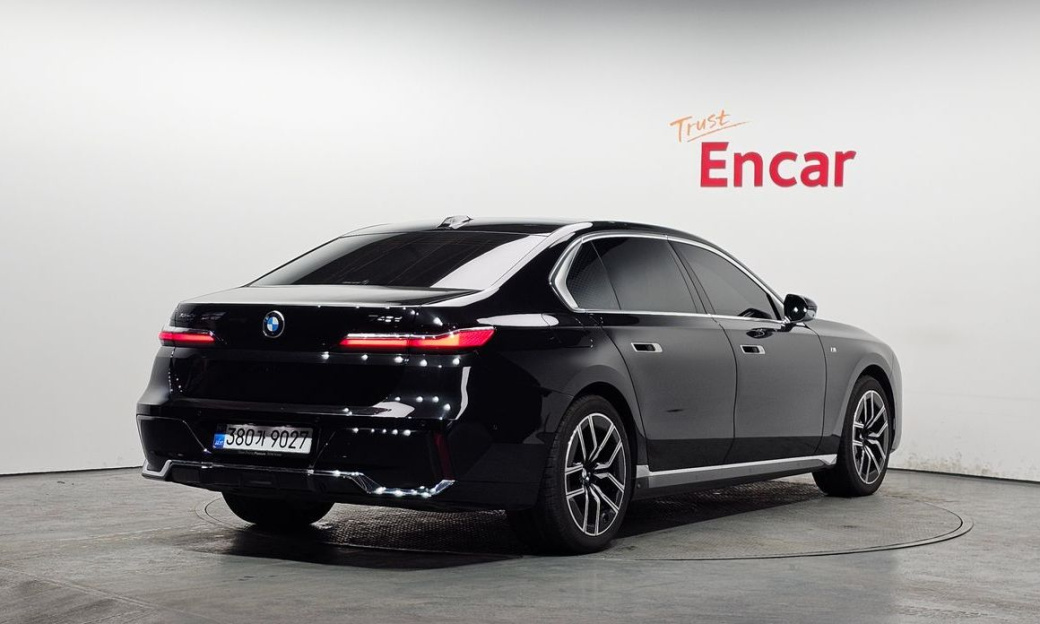 BMW 7-Series 740d xDrive M Sport, 2025